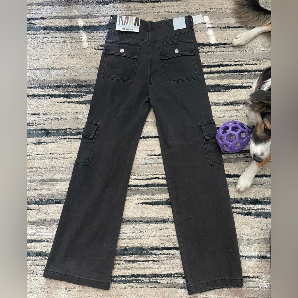 Black cargo pants